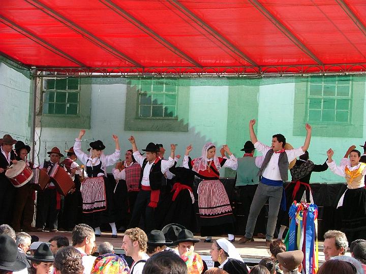 Segundo. Festival de .Folclore em SANTA VALHA 2003.JPG